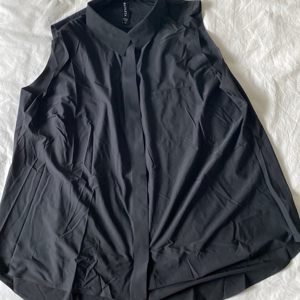 Athleta urbanite tank.